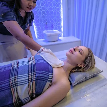 Lotus Spa&sport 호텔 아키아카